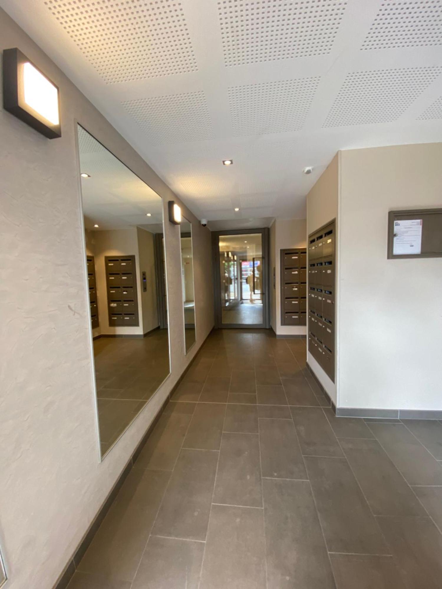 Charme Citadin Apartment Villemomble Ngoại thất bức ảnh